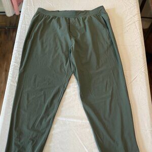 Lululemon men's yoga pants in olive green size large